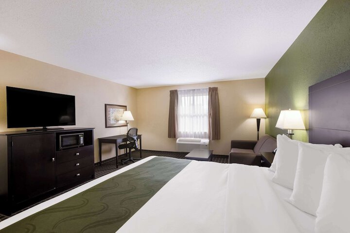 Room 10 of 36