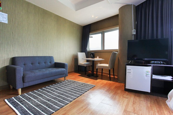 Room 21 of 62