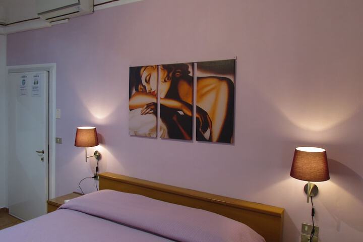 Room 7 of 61