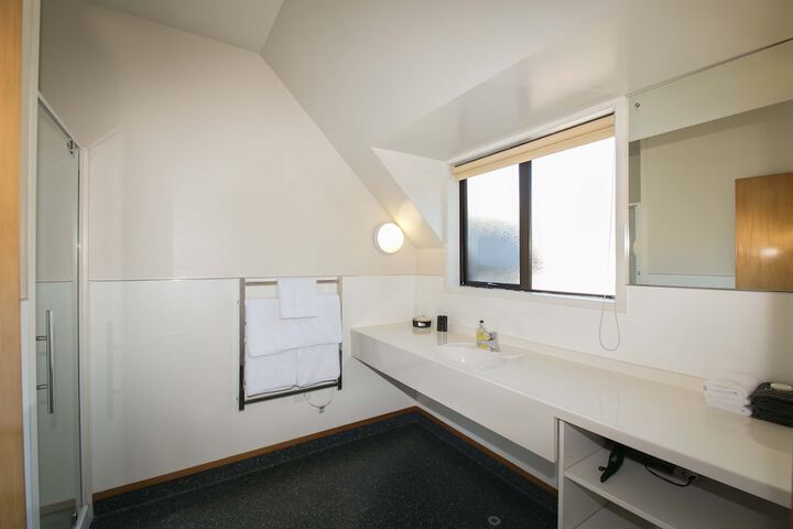 Room 74 of 104