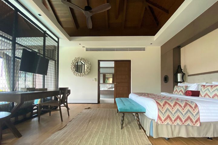 Room 2 of 28