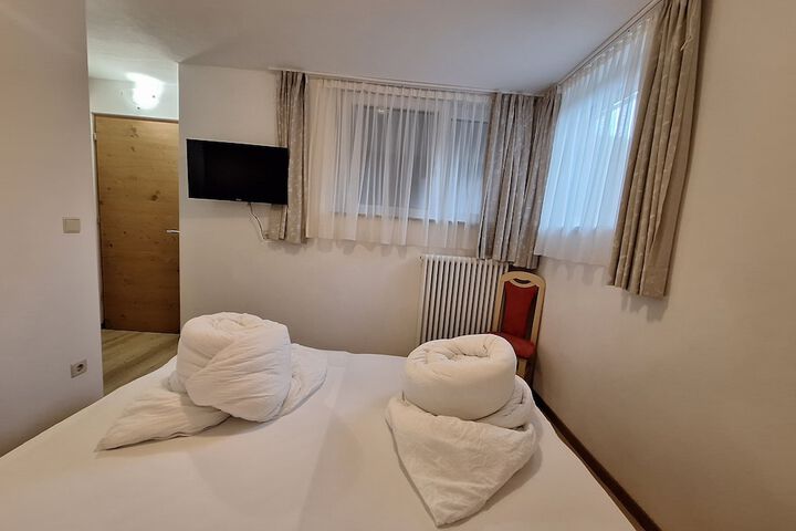 Room 11 of 41
