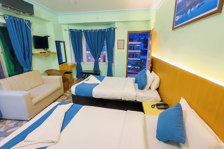 Room 6 of 33