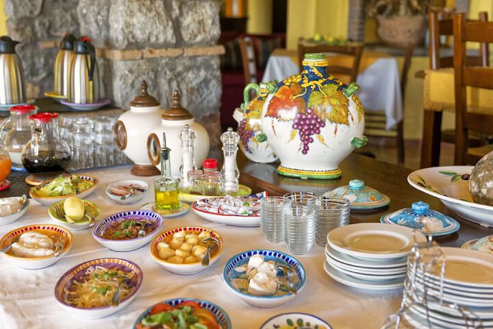 Breakfast/Coffee Service 26 of 40