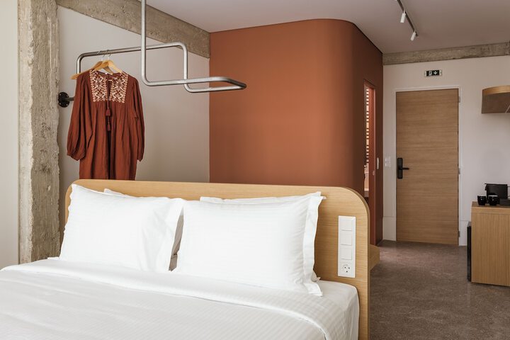 Room 12 of 65
