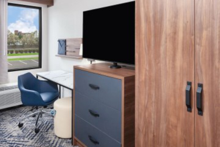 Room 30 of 39