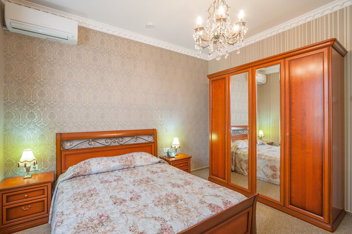 Room 3 of 63