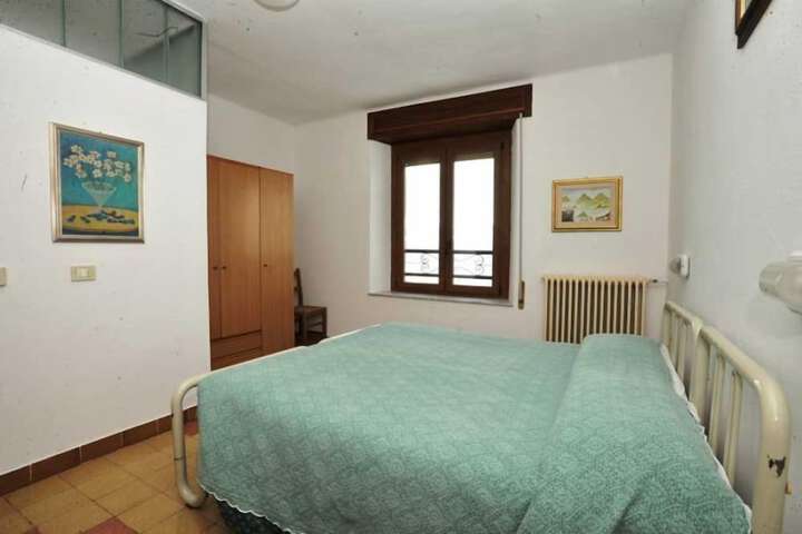 Room 13 of 44