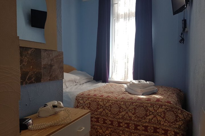 Room 15 of 22