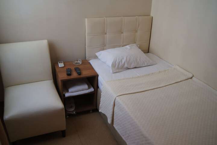 Room 10 of 26