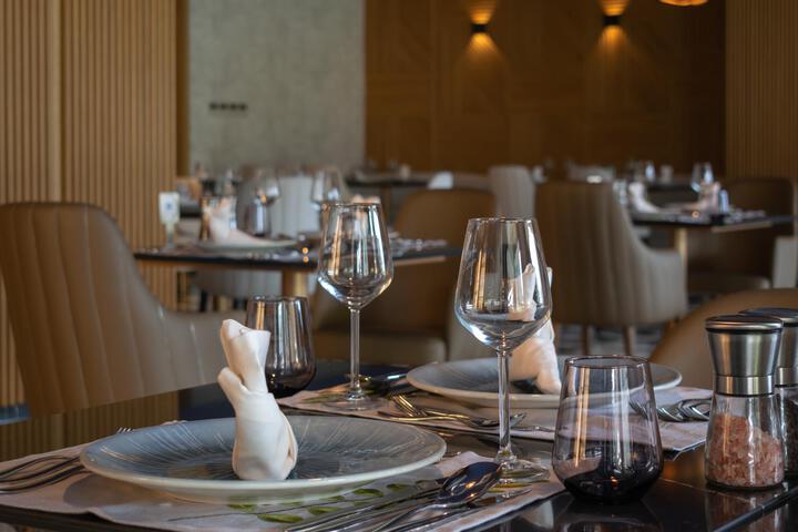 Dining 60 of 115