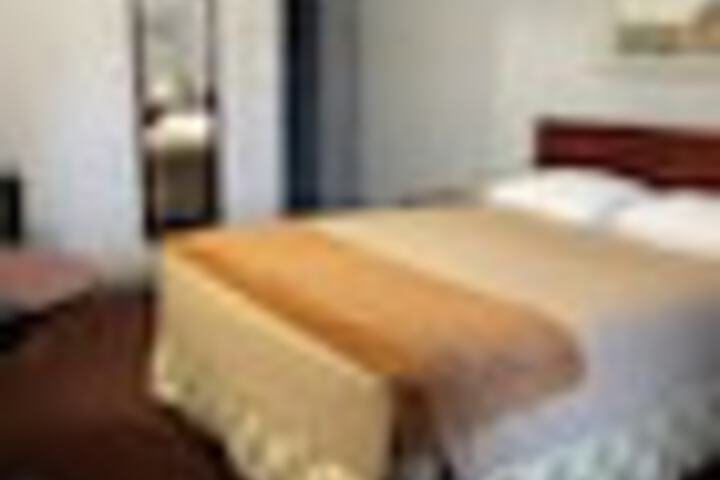 Room 8 of 39