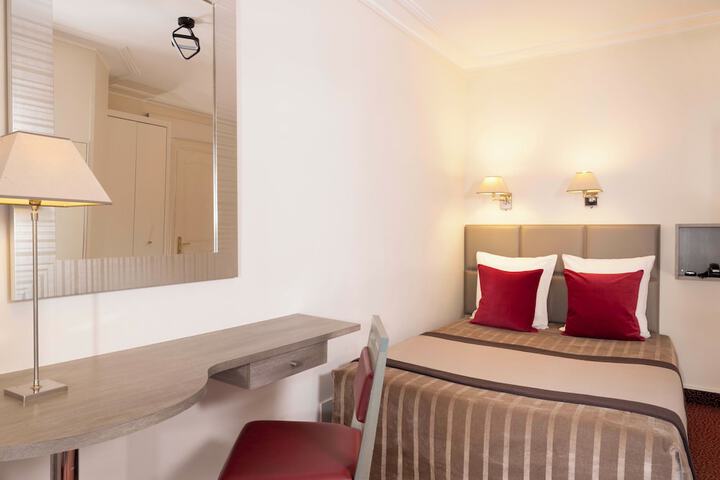 Room 18 of 73