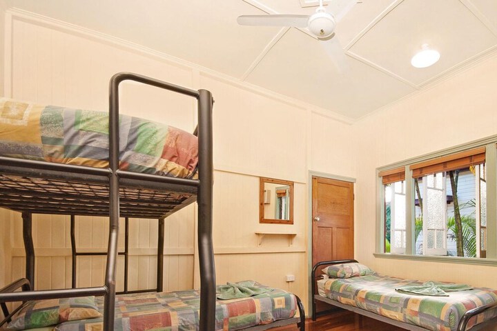 Room 16 of 49