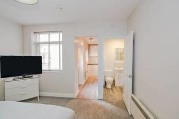 Room 6 of 31