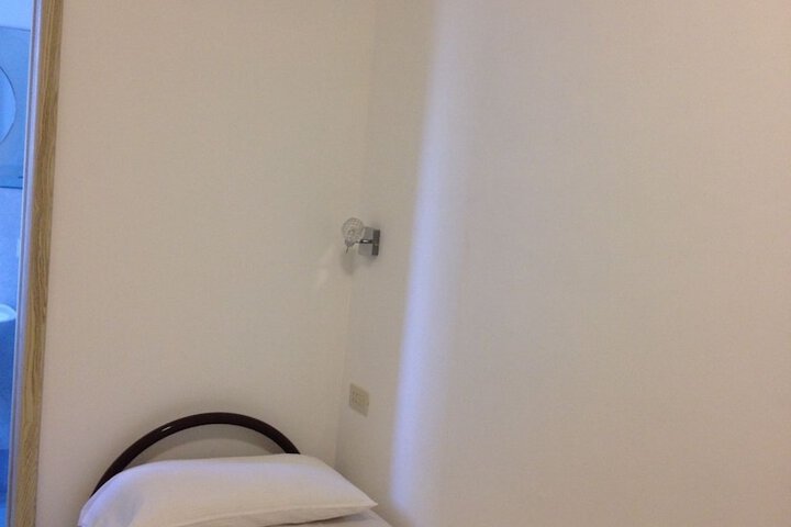 Room 2 of 25