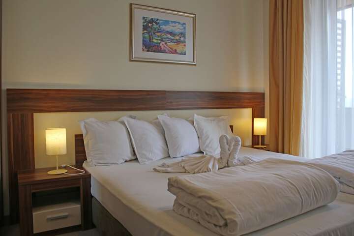 Room 52 of 181