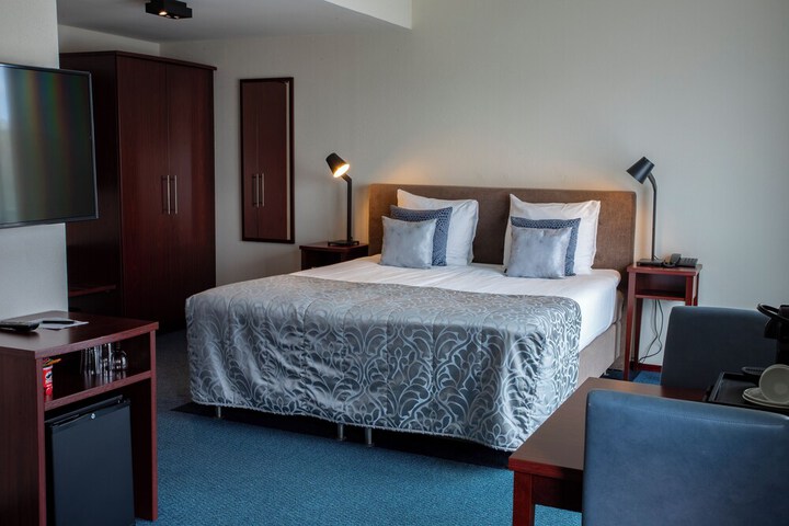 Room 15 of 40
