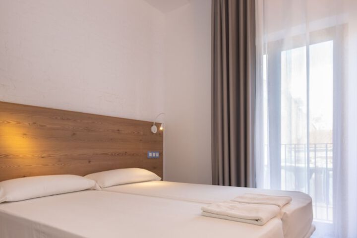 Room 3 of 47