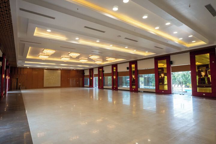 Ballroom/Hall 174 of 190