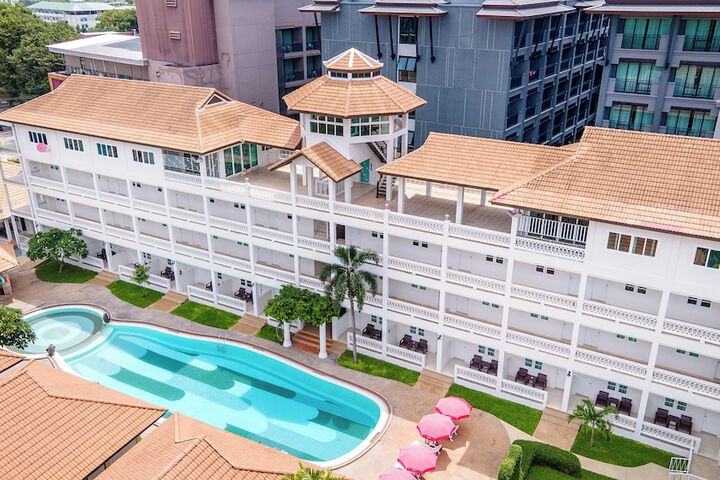 Le Palm Hotel