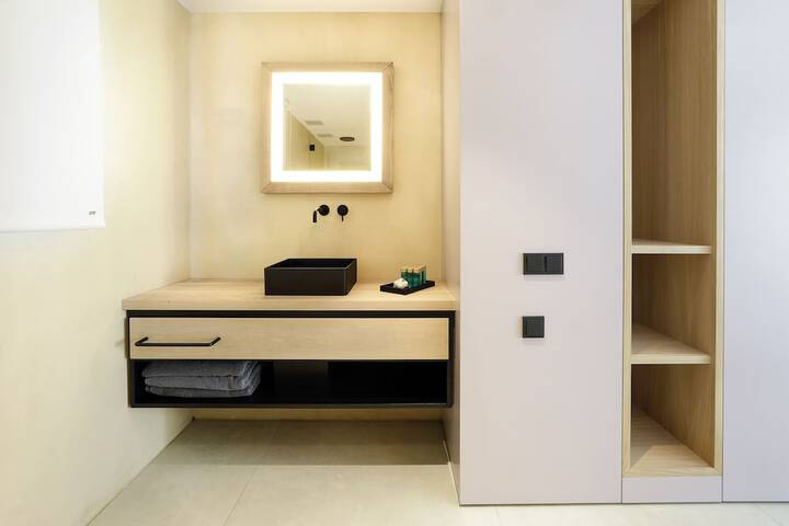 Room 37 of 73
