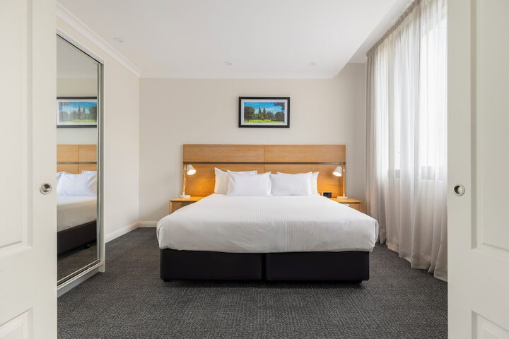 Room 10 of 39