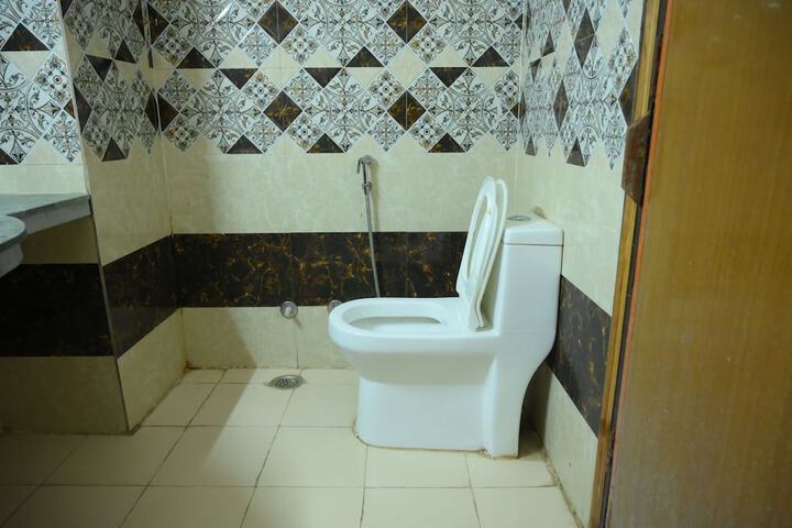 Room 82 of 106