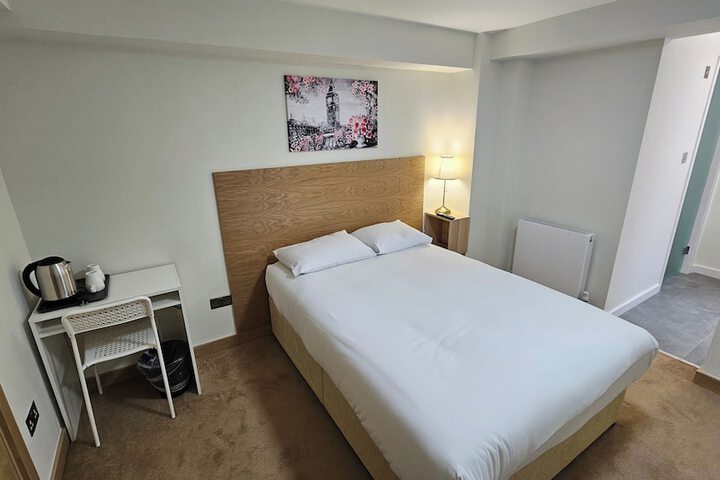 Room 14 of 38