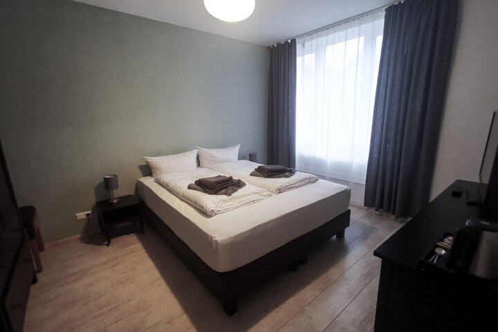 Room 5 of 37