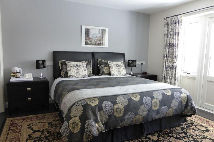 Room 2 of 43