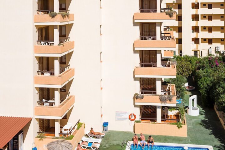 Pool Hotel