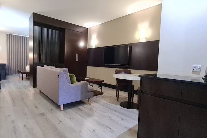 Room 32 of 67