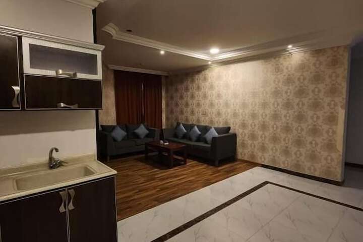 Room 11 of 11