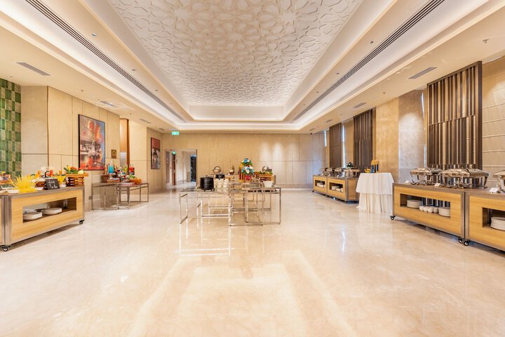 Ballroom/Hall 24 of 32