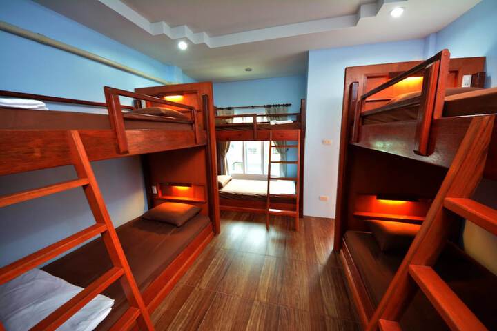 Room 14 of 34