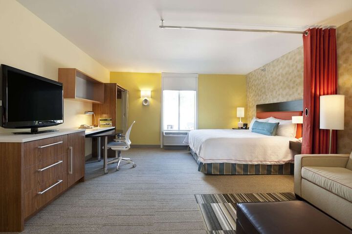 Room 8 of 28