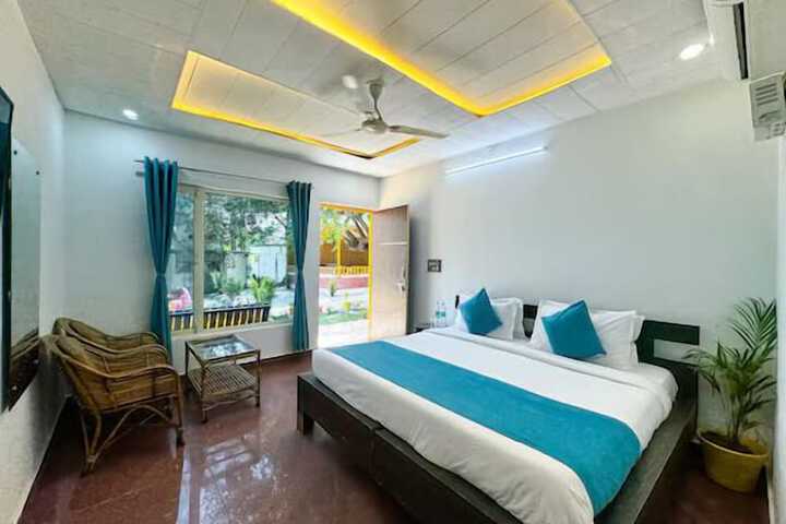 Room 3 of 13