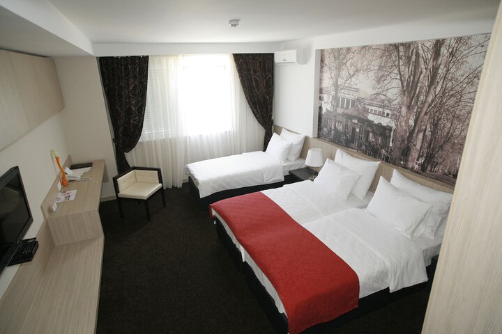Room 14 of 103