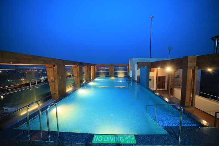 Pool 33 of 55