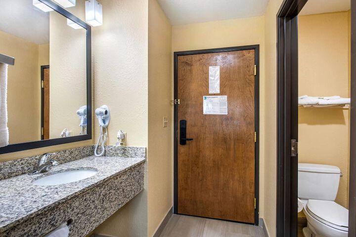 Room 30 of 43