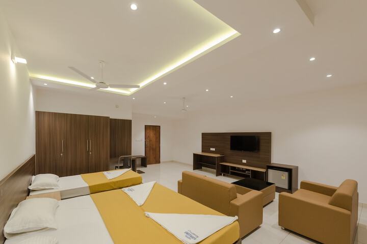 Room 15 of 38