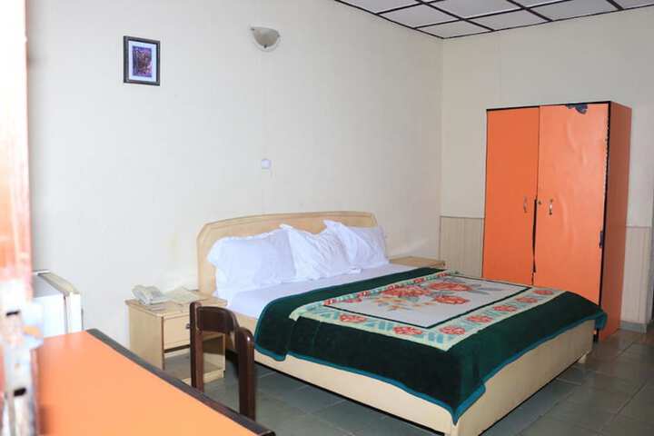 Room 6 of 19