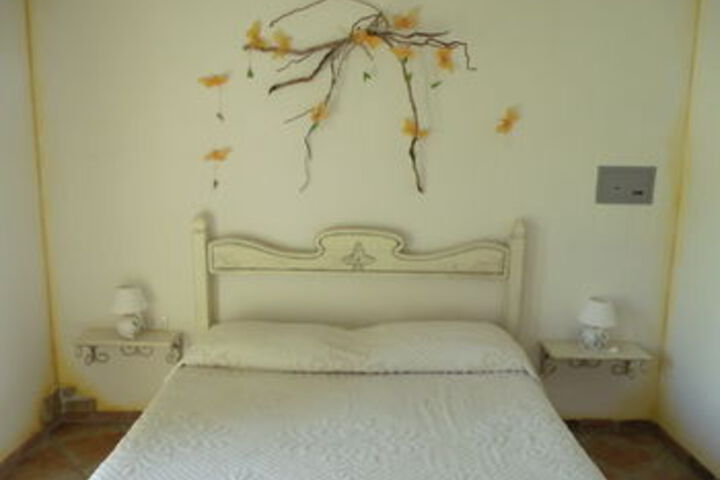 Room 12 of 32