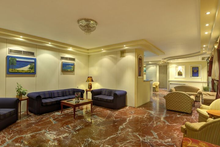 Entrance & Lobby