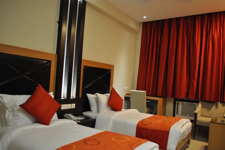 Room 8 of 27