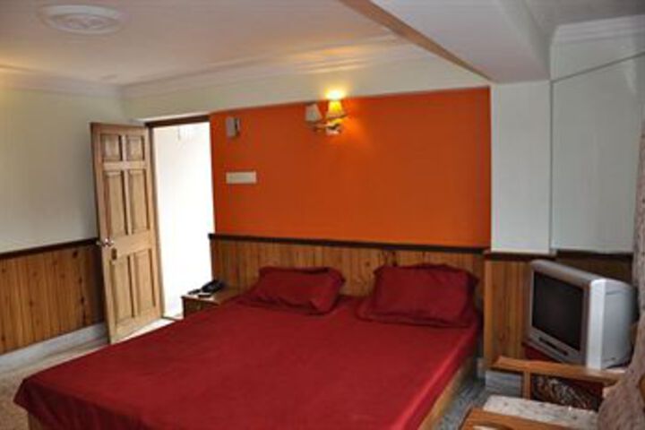 Room 10 of 27