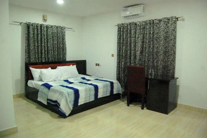 Room 7 of 28