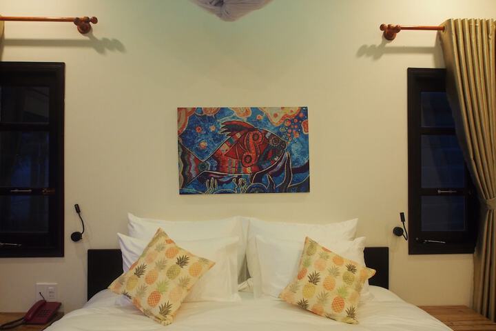 Room 10 of 100