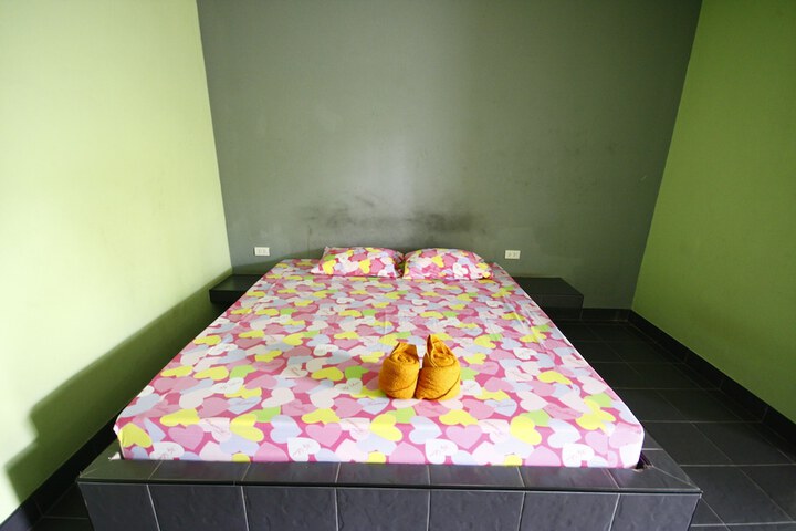 Room 5 of 31